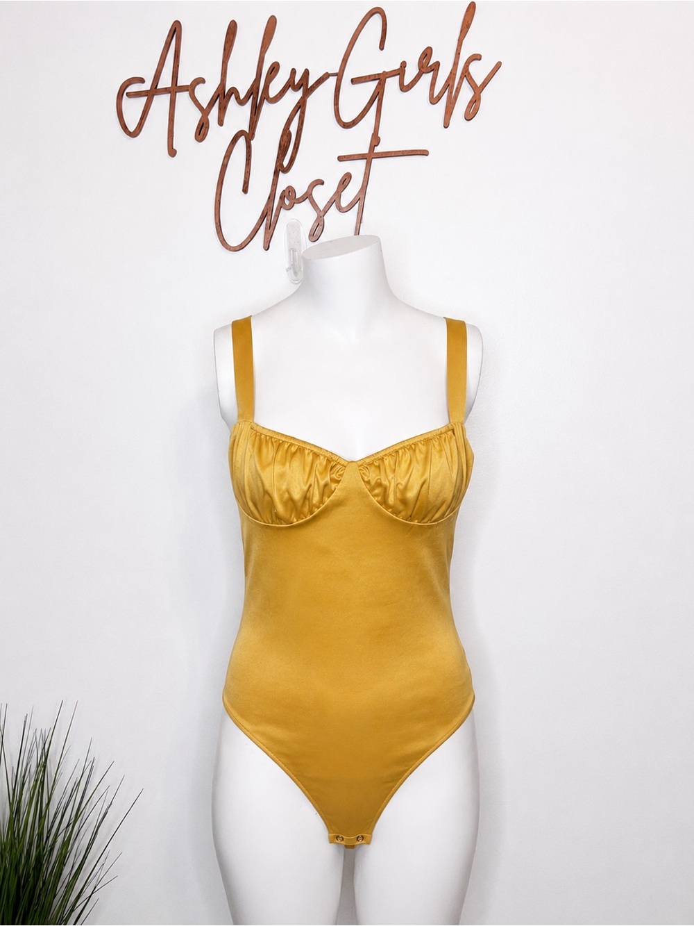Danielle Bernstein Satin Bodysuit Sahara Sun Gold Size 6 NWT